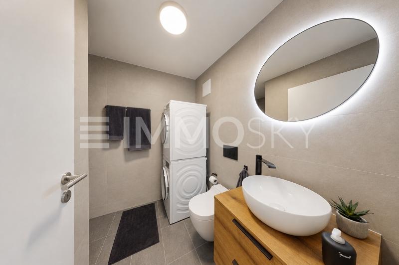 Salle de douche avec colonne de lavage - 4.5 pièces Duplex a Corminboeuf