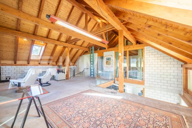 Wohnbereich im OG - 11 pièces Maison bifamiliale a Iffwil