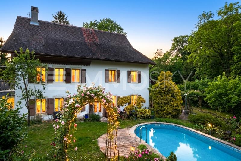 Magnifique Maison individuelle avec grand terrain - 9 Zimmer Einfamilienhaus in Curtilles