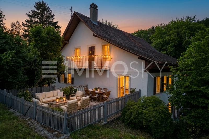 Terrasse privative - 9 Zimmer Einfamilienhaus in Curtilles