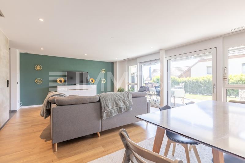 Geräumiges Wohnzimmer - 5.5 pièces Maison mitoyenne a Müntschemier