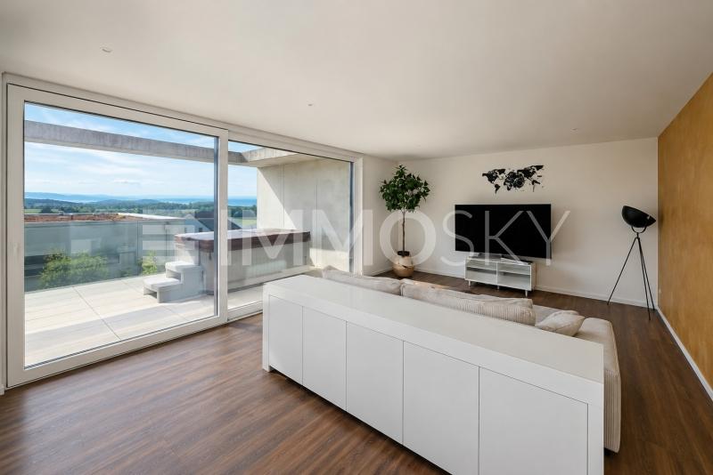 Sonnenverwöhnte Terrasse mit Wirlpool - 6.5 pièces Appartement avec terrasse a Gümmenen