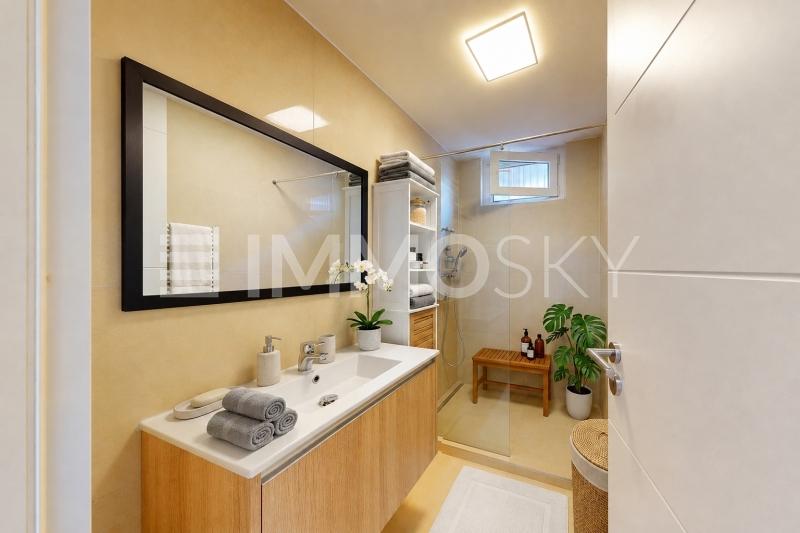 Charmante salle de bains - 6.5 pièces Maison a Dompierre FR