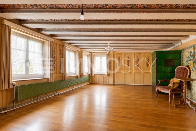 Wohn-/Esszimmer mit grenzenlosem Charme DG-Wohnung - 10 pièces Maison bifamiliale a Embrach