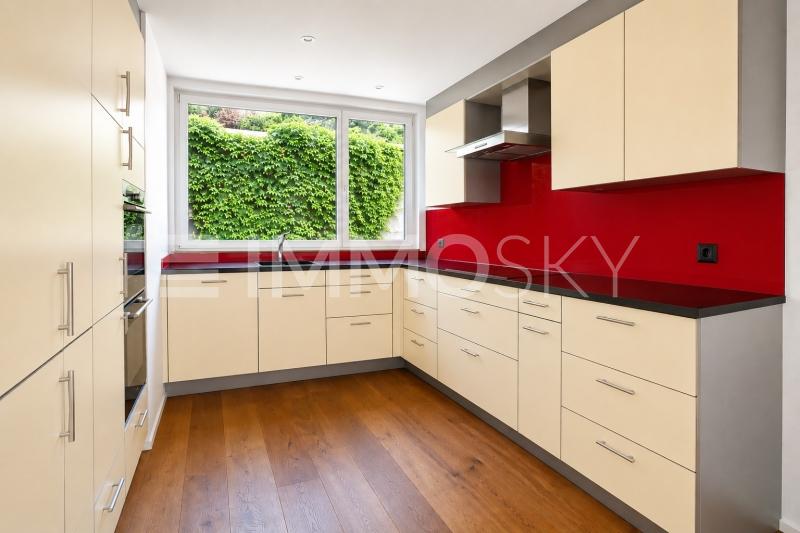 Kochbereich mit Stil und Funktion - 6.5 rooms House in Muttenz