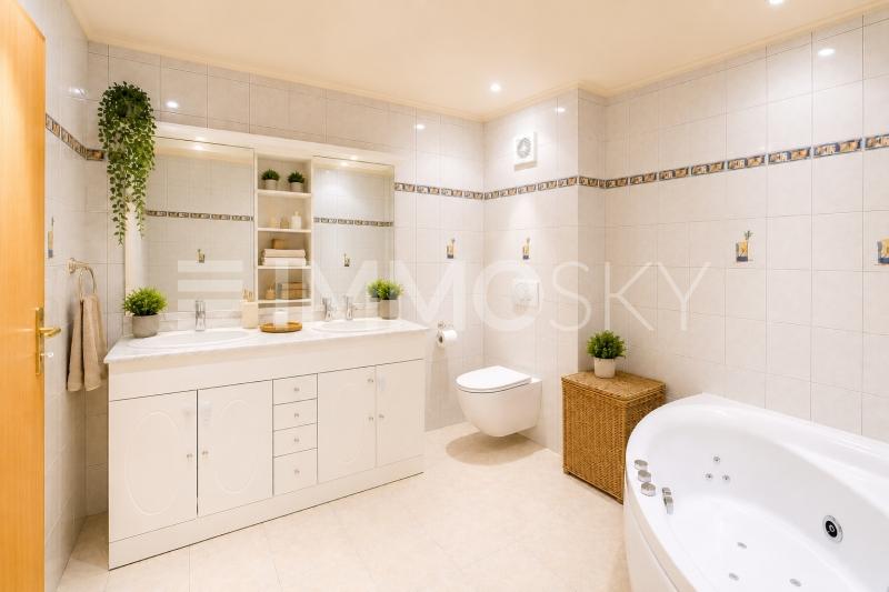 Salle de bains appartement 4.5 pces - 24 Zimmer Wohn- und Geschäftshaus in Suchy