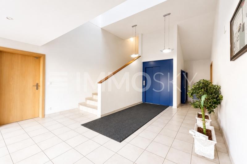 Hall - 24 Zimmer Wohn- und Geschäftshaus in Suchy