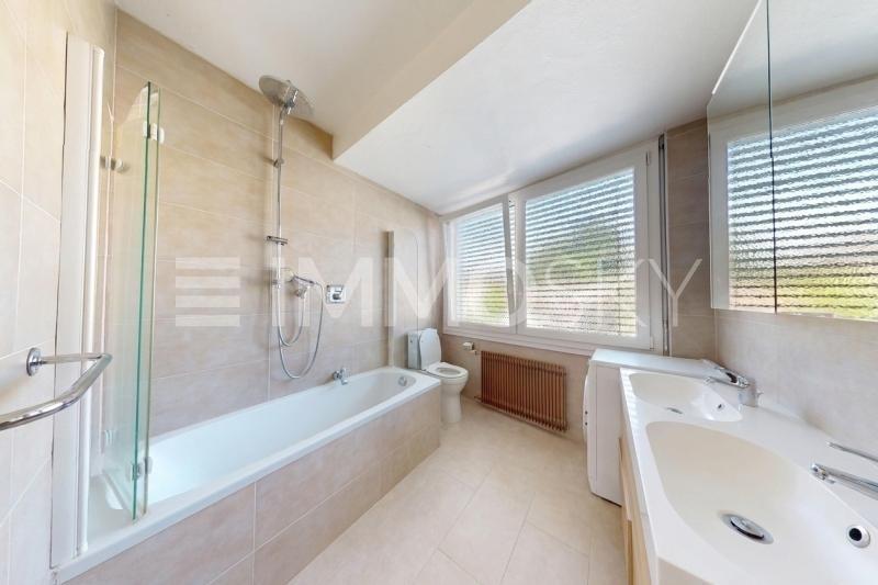 Grande salle de bains avec lave-linge - 4.5 pièces Appartement a Sion