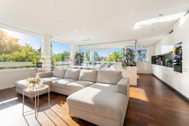 Heller Wohn-Essbereich mit Loggia - 3.5 pièces Appartement a Rorschach