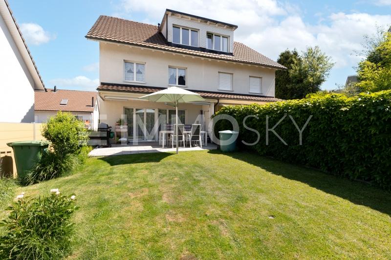 An traumhafter Lage - 6 pièces Maison bifamiliale a Flawil
