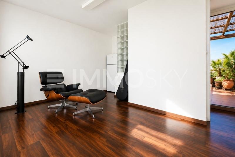 Zimmer im Dachstock mit Ausgang auf die Terrasse - 4.5 pièces Appartement en attique a Wangen b. Dübendorf