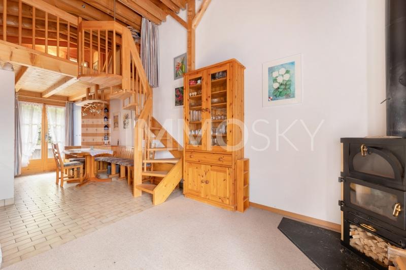 Grosszügiger Wohnbereich mit Galerie - 3.5 pièces Maison jumelle a Grüsch