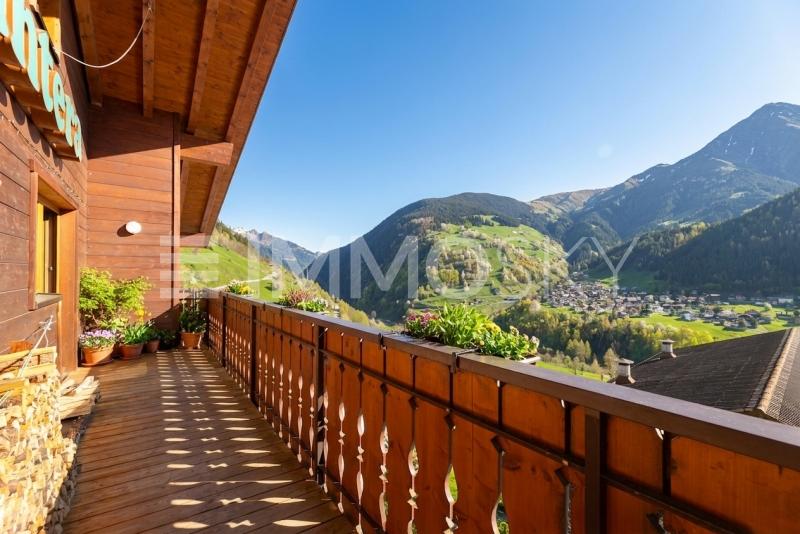 Gemütlicher Balkon mit alpinem Charme und Naturblick - 13 pièces Immeuble d'habitation a Curaglia