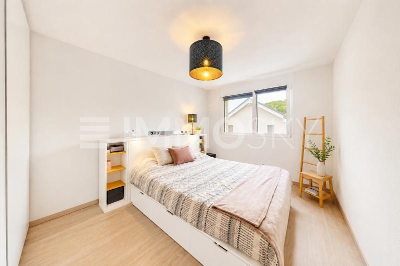 Chambre de 14m2 - 4.5 pièces Appartement a Croy