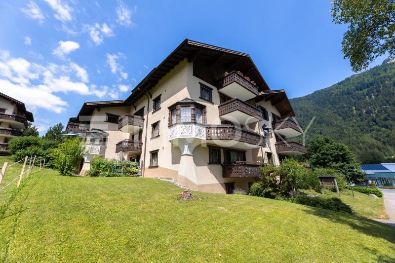 Ein gepflegtes Haus mit einladender Wirkung - 3.5 pièces Appartement sous les toits a Valens