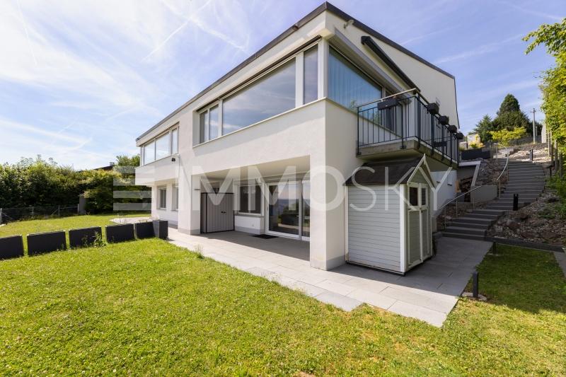 Aussenansicht vom Garten aus - 10 pièces Maison jumelle a Langnau am Albis