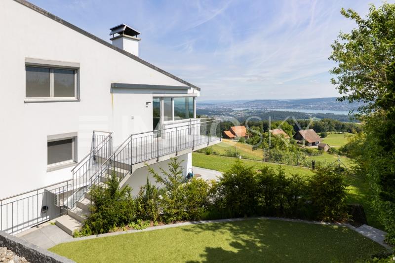 Fantastische Sicht vom Garten aus - unser beliebter Zürichsee - 10 pièces Maison jumelle a Langnau am Albis