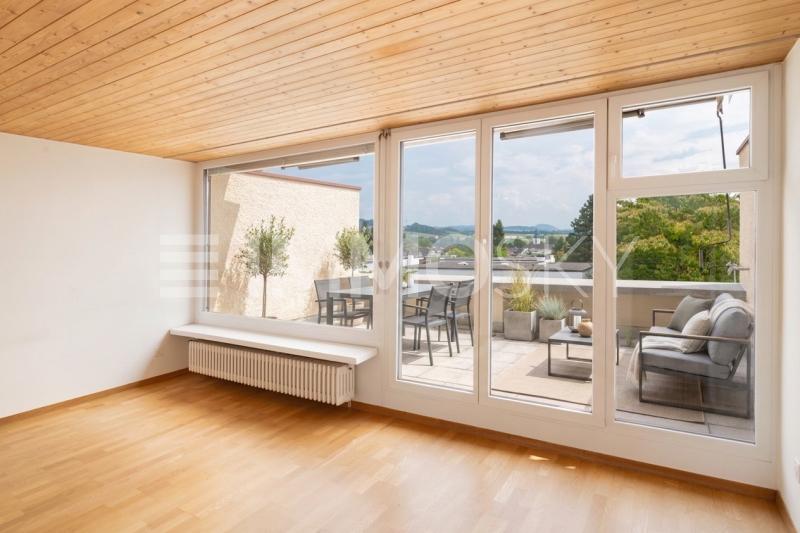 Ein Schlafzimmer mit eigenem Balkon und Weitsicht - 5.5 pièces Maison a Russikon