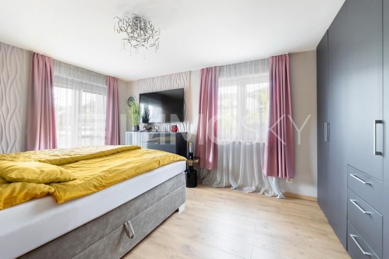 Ruhiges Hauptschlafzimmer  - 7.5 pièces Maison a Menziken