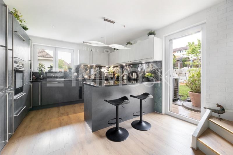 Hochwertige Küche mit modernem Design - 7.5 pièces Maison a Menziken