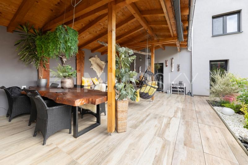 Überdachte Terrasse mit Wohlfühlambiente - 7.5 pièces Maison a Menziken