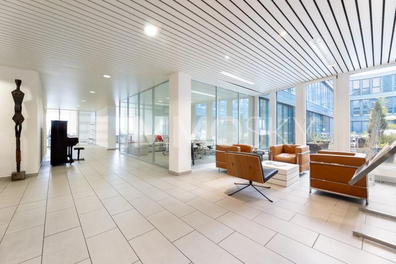 Repräsentativer Empfang mit stilvoller Lounge - Ufficio a Steinhausen