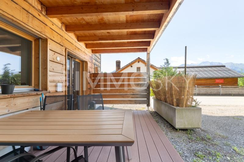 Gemütliche Terrasse der Einliegerwohnung - 8 stanze Casa bifamiliare a Trin