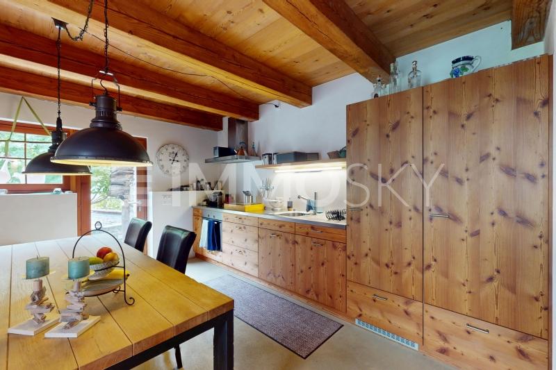 Cucina a vista e zona pranzo - 4 Zimmer Rustico in Brontallo