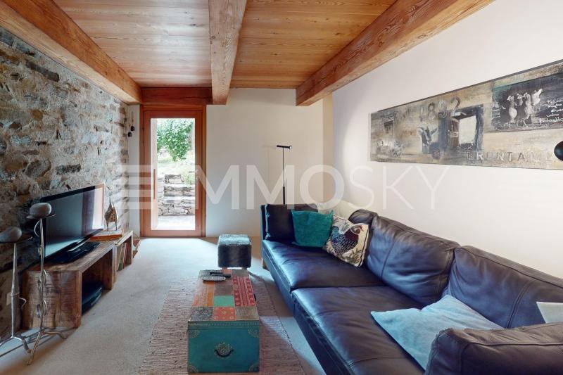 Soggiorno con uscita lato sud - 4 Zimmer Rustico in Brontallo