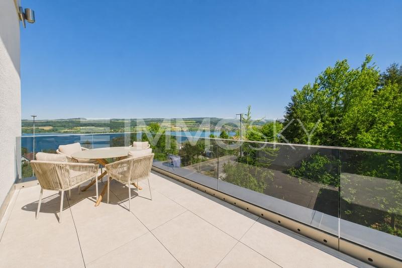 Sonnige Terrasse mit See- und Bergsicht - 3.5 Zimmer Etagenwohnung in Beinwil am See