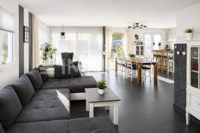 Viel Tageslicht schafft ein einladendes Zuhausegefühl - 5.5 pièces Maison a Emmenbrücke