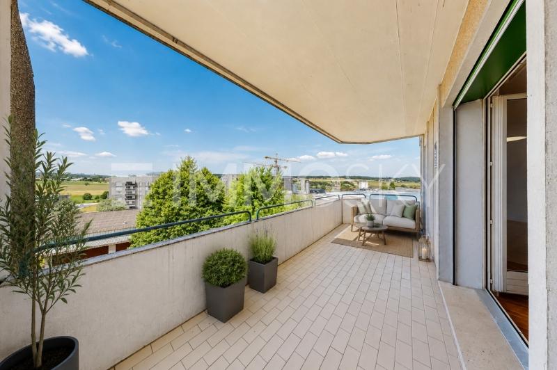 Grand balcon d environ 11m2 - Homestaging - 2.5 pièces Appartement a Romont FR