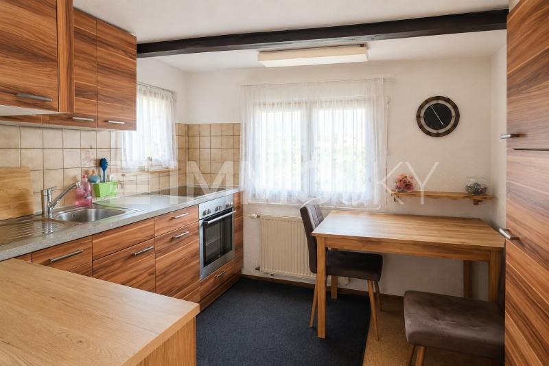 Praktische Küche mit Esstisch - 2.5 pièces Appartement a Rebstein