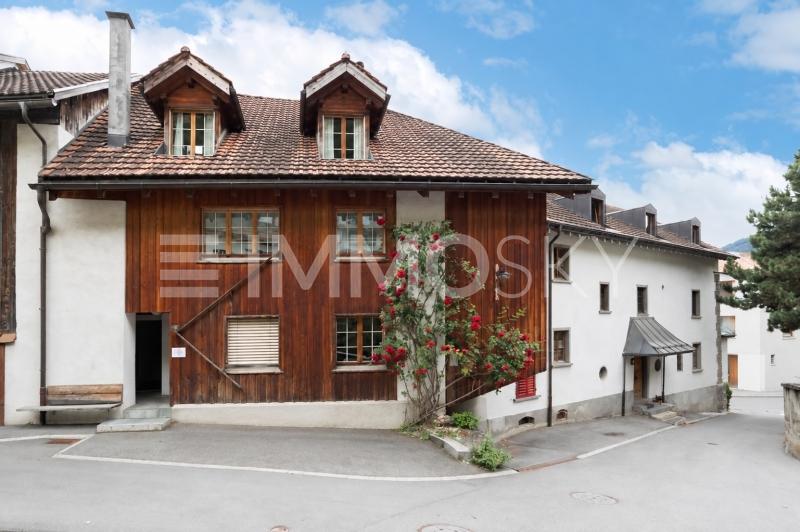 Ruhige Wohnlage mit gepflegtem Aussenbereich - 9 pièces Maison individuelle a Haldenstein
