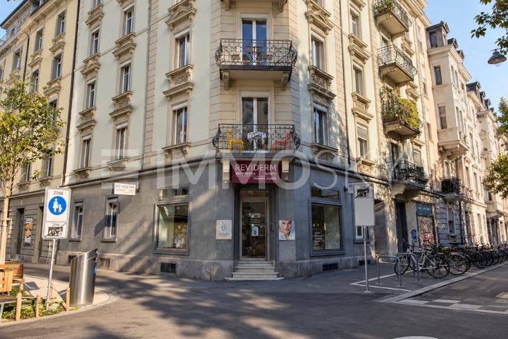 Charaktervolle Liegenschaft in attraktiver Ecklage - 4 Zimmer Ladenfläche in Luzern