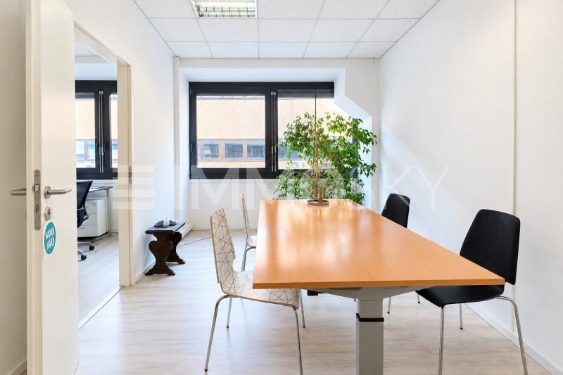 Ufficio multiuso - 5.5 pièces Immeuble commercial a Lamone Cadempino