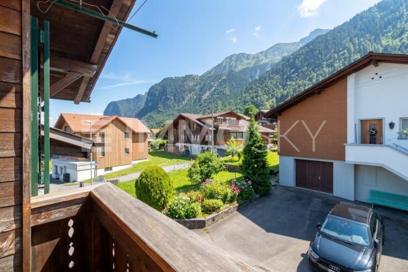 Wunderschöne Weitsicht - 4.5 Zimmer Doppeleinfamilienhaus in Oberstocken