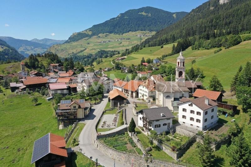 Eingebettet in den Bergen - Terrain à bâtir à Alvaschein