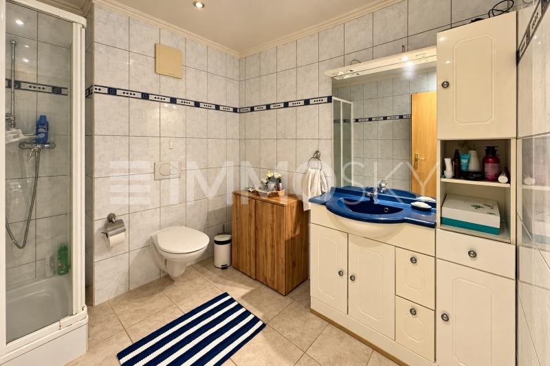 Salle de douche 4.5 1er - 24 Zimmer Wohn- und Geschäftshaus in Suchy