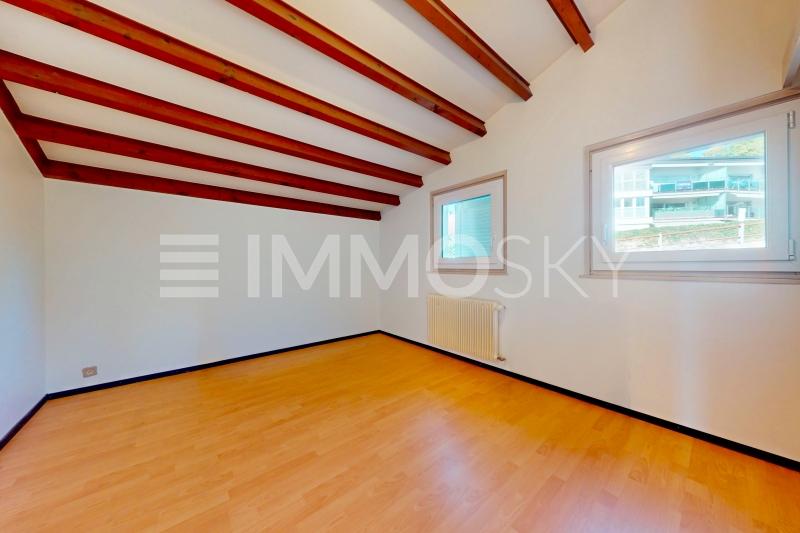 Chambre 1er niveau - 7 pièces Maison bifamiliale a La Conversion