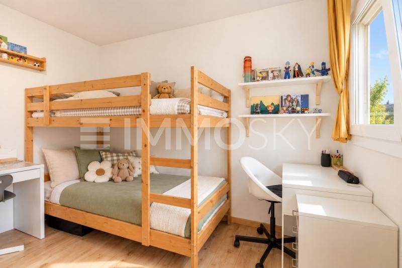 Chambre d'environ 10 m2 - 4.5 rooms Flat with a garden in Trey