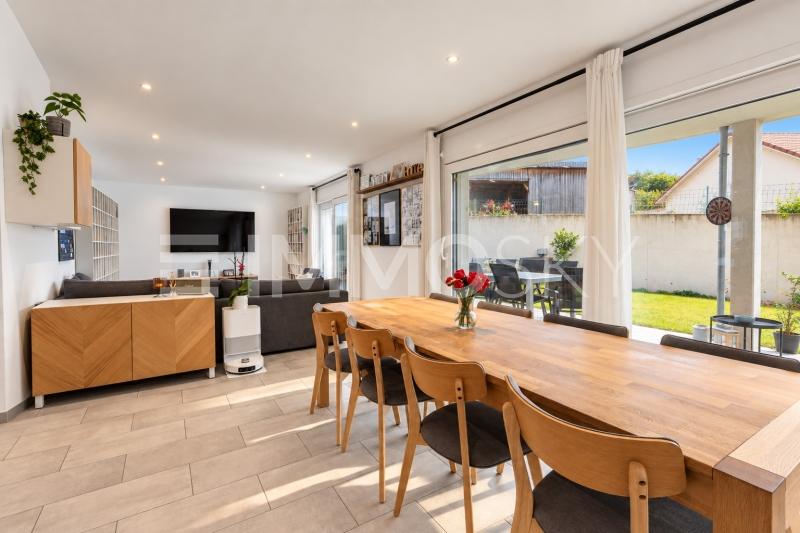 Magnifique séjour lumineux - 4.5 rooms Flat with a garden in Trey