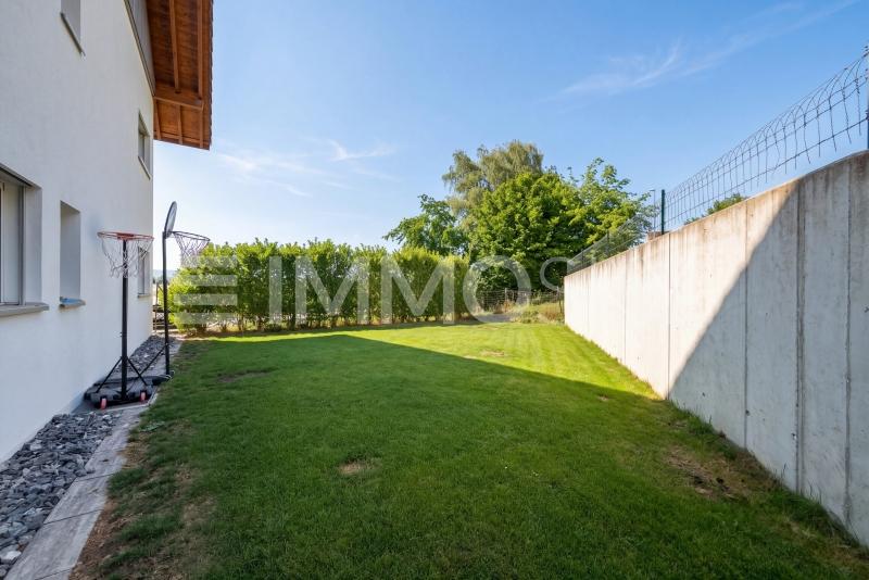 Spacieux jardin privatif d'environ 200 m2 - 4.5 rooms Flat with a garden in Trey