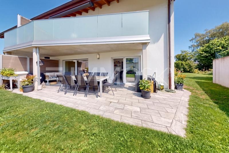 Généreux extérieur privatif d'environ 230m2 orienté Sud ! - 4.5 rooms Flat with a garden in Trey