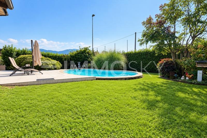 Piscina con privacy - 7.5 stanze Casa unifamiliare a Gravesano