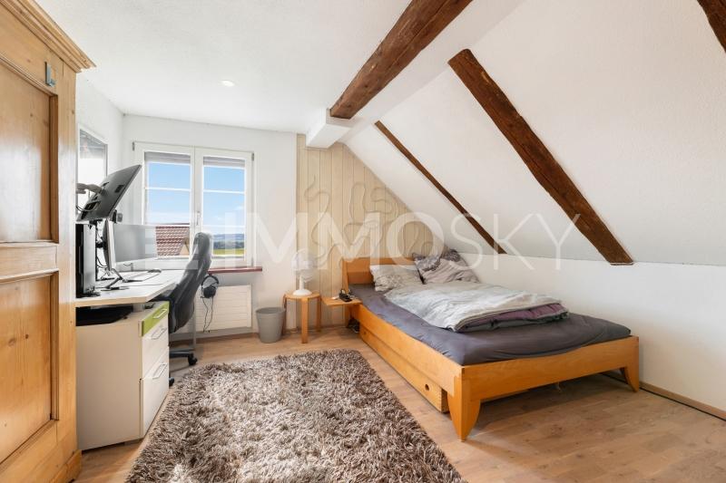 Kinderzimmer mit Wohlfühlcharakter - 5.5 pièces Duplex a Dörflingen