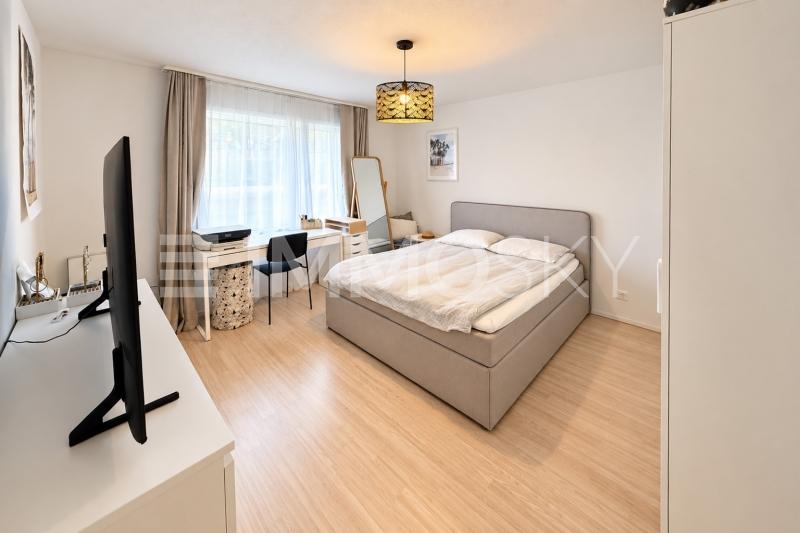 Chambre lumineuse d env 15m2 - 4.5 stanze Appartamento a Fribourg