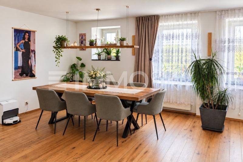Visualisierung - Elegantes Esszimmer - 11 rooms Two-family house in Schwaderloch