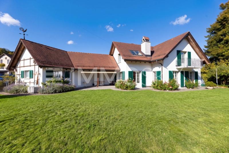 Traumhaftes Anwesen mit weitläufigem Garten - 5.5 Zimmer Landhaus in Embrach