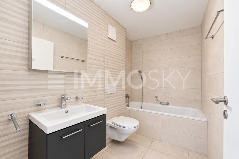 Salle de bains avec baignoire - 3.5 stanze Appartamento a Payerne